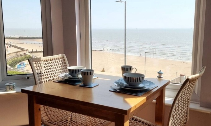 Walton on the Naze Apartment | Beachfront with sea views. Pet friendly