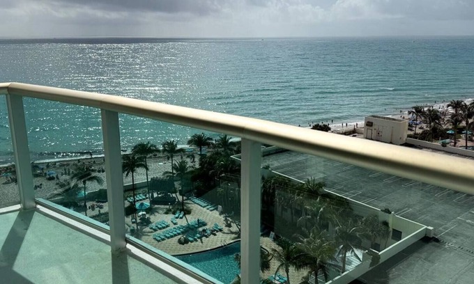 Hollywood South Central Beach Apartment | Beachfront Getaway | Direct Ocean Views + Balcony