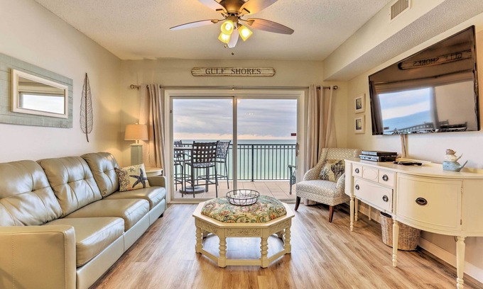 Gulf Shores Condo | Beachfront Gulf Shores Condo w/Pool