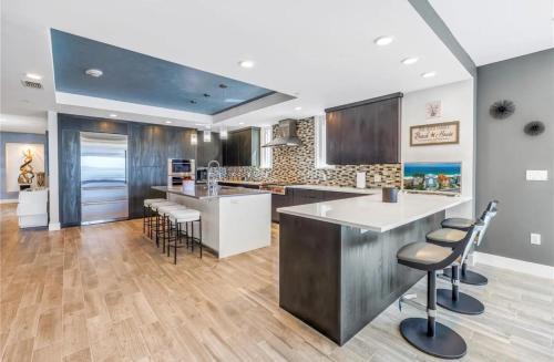 Indian Shores Apartment | Beachfront Heated Pool Hot Tub