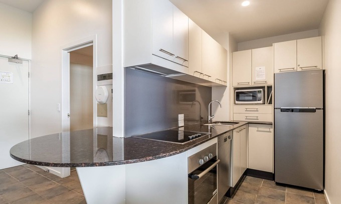 North Creek Apartment | Beachfront holiday that delivers prime positioning.