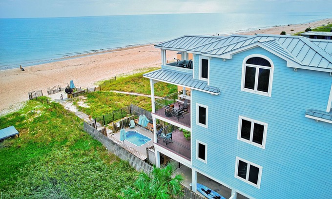 East End House | Beachfront home with pool, elevator, EV charger, beach wheelchair - dog-friendly