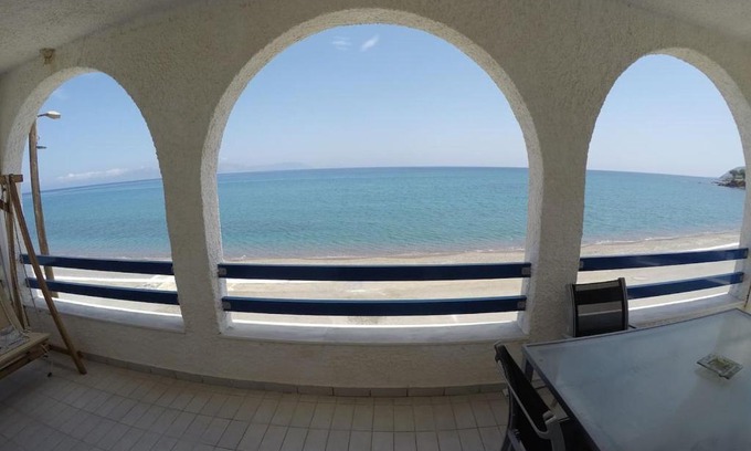 Agia Pelagia House | Beachfront House Agia Pelagia