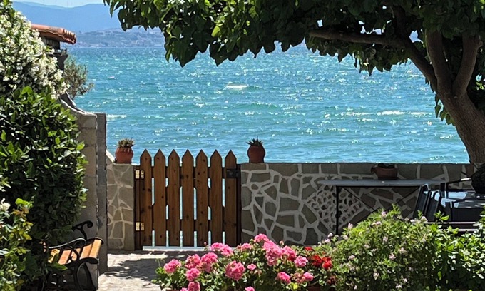 Eretria House | Beachfront House in Eretria-Theros Residence I, 15m from the Sea-1h from Athens