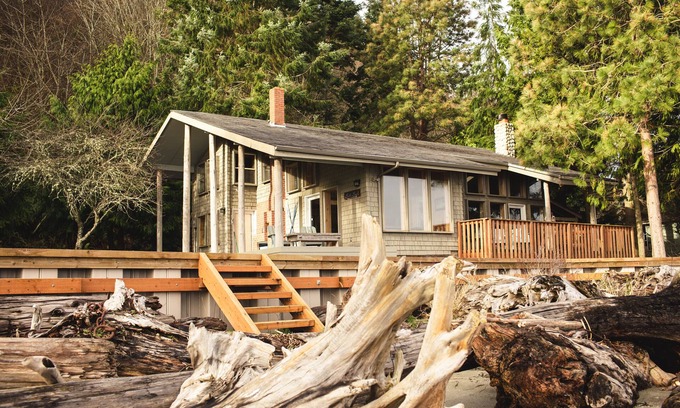Bells Beach House | Beachfront House on Private Sugar-Sand Beach - One of a Kind!