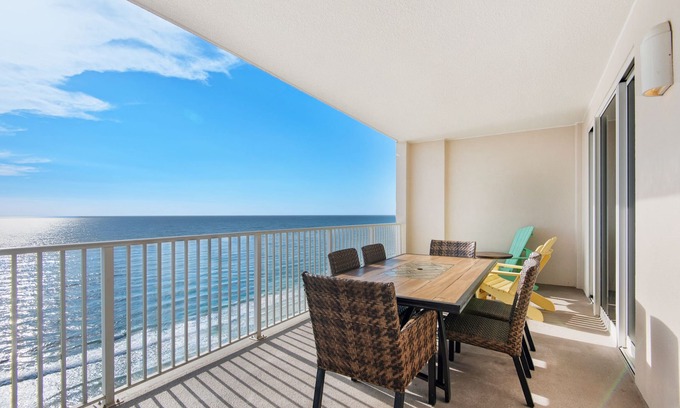 Panama City Beach Condo | 🏝️BeachFront-Huge Balcony-Heated Pool-Ocean Reef 1708🏝️