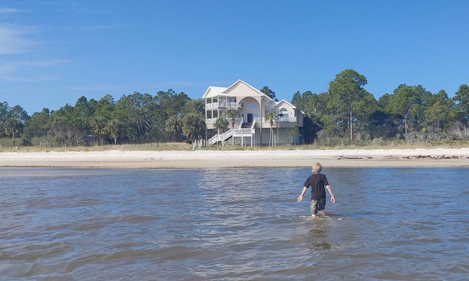 Carrabelle House | Beachfront, kid friendly seas, seclusion, nature