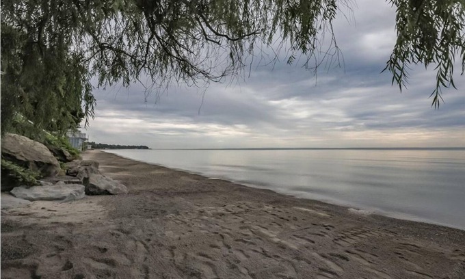 Wainfleet House | Beachfront @Long Beach