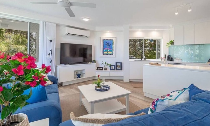 Sunrise Beach Apartment | Beachfront luxury 3 bed 2 bath