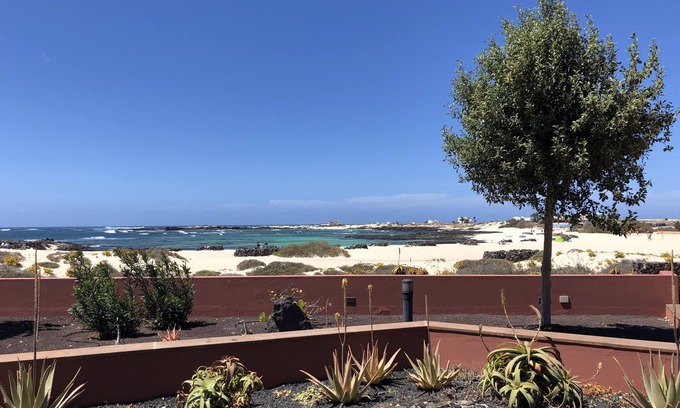Los Lagos Apartment | Beachfront! Marfolin 14