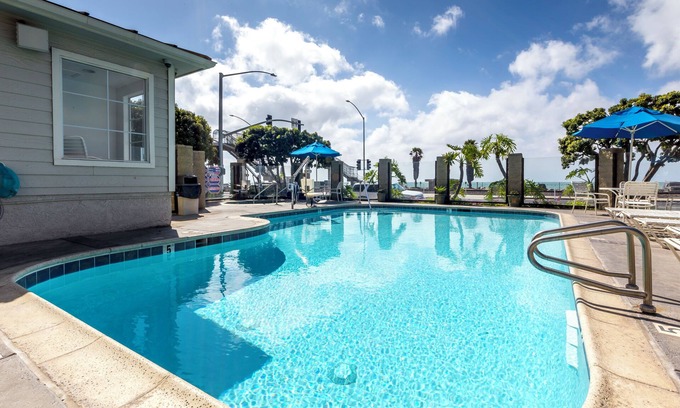 Capistrano Beach House | Beachfront & Memorable Stay! 3 Convenient Units w/Kitchen, Parking Onsite, Pool