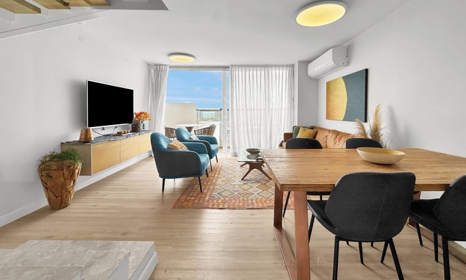 Herzliya Pituach Apartment | Beachfront Paradise Penthouse