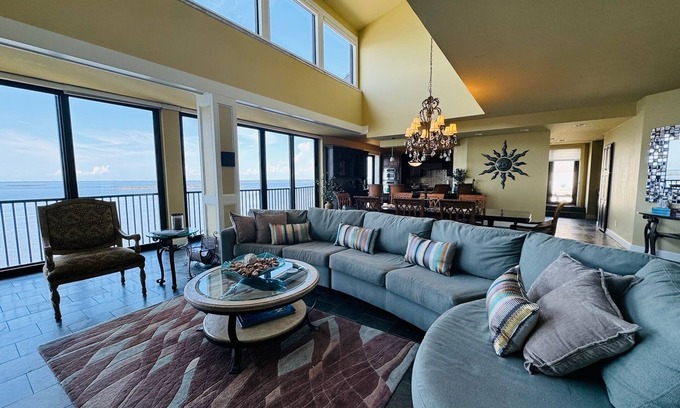 Punta Rassa Condo | Beachfront Penthouse at Sanibel Harbor