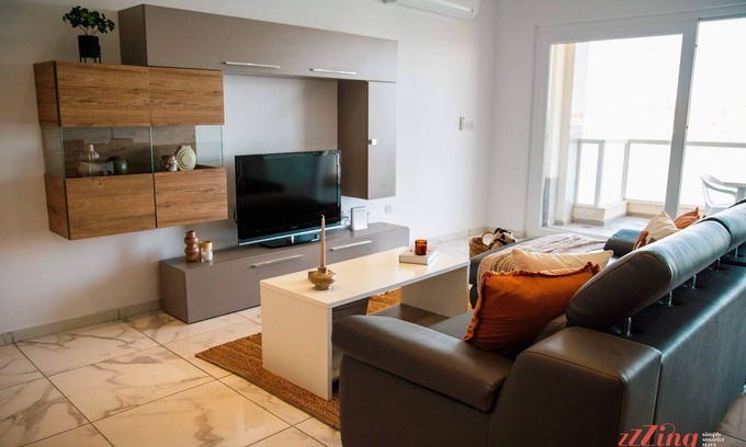 Għadira Apartment | Beachfront Pretty Holiday Home