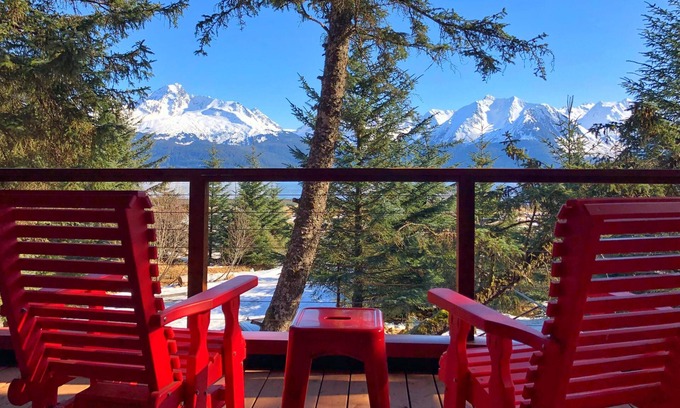 Lowell Point House | Beachfront property located on Resurrection Bay!