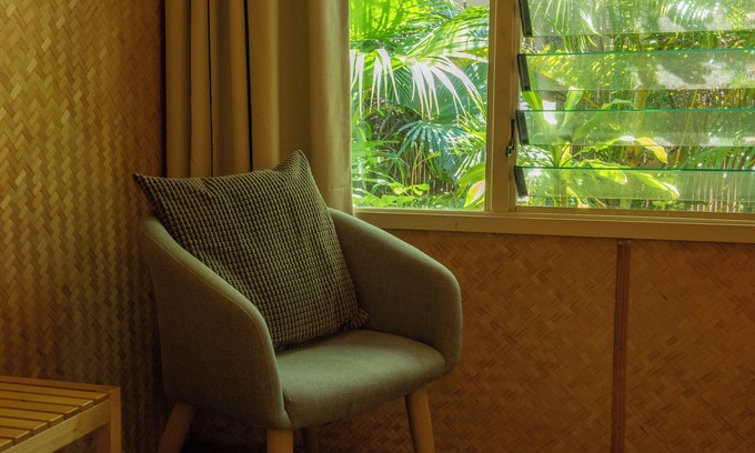 Suffolk Park Hotel | Beachfront Queen Motel Apartment With Pool