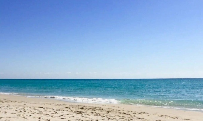 Sunny Isles Beach Apartment | Beachfront Retreat | Sunny Isles Condo