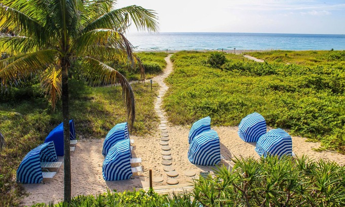 Palm Beach Shores Apartment | Beachfront Rental w/Ocean Views