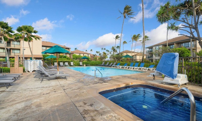 Kapaa Condo | Beachfront Resort Ground Floor AC! Steps to Beach & Pool