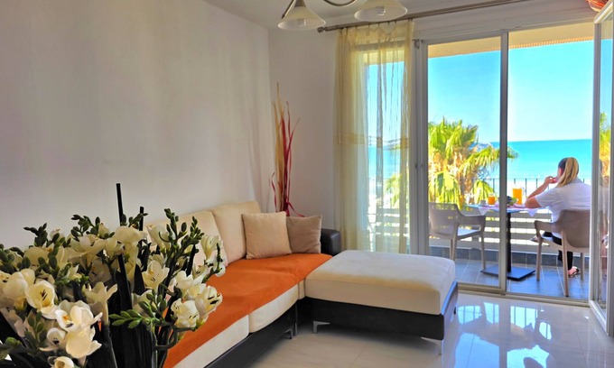 Durres Apartment | Beachfront & Sea View Apartment 102