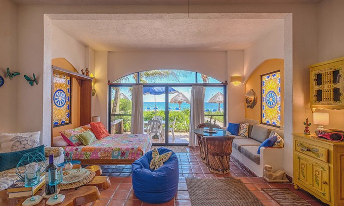Akumal Condo | Beachfront, Sea Views, Cozy, Bright, Open Concept, Sleeps 1-4, Akumal Mexico