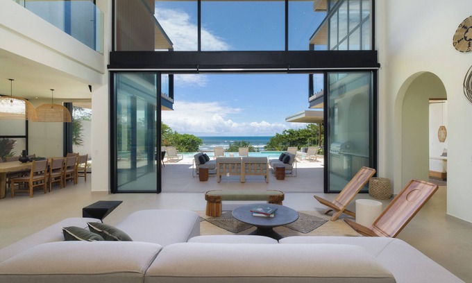 Playa Langosta Villa | Beachfront staffed Villa w/breakfast, jacuzzi, pizza oven