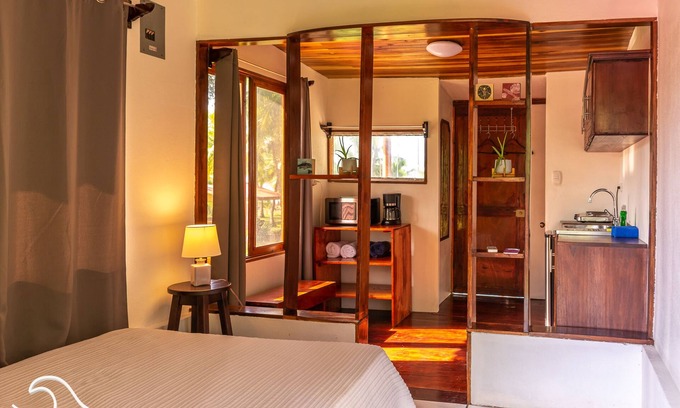 Parrita House | Beachfront Studio 4, Playa Palo Seco