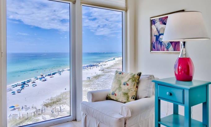 Destin Condo | Beachfront sunset view! Newly updated-perfect for families-free chairs/umbrella!