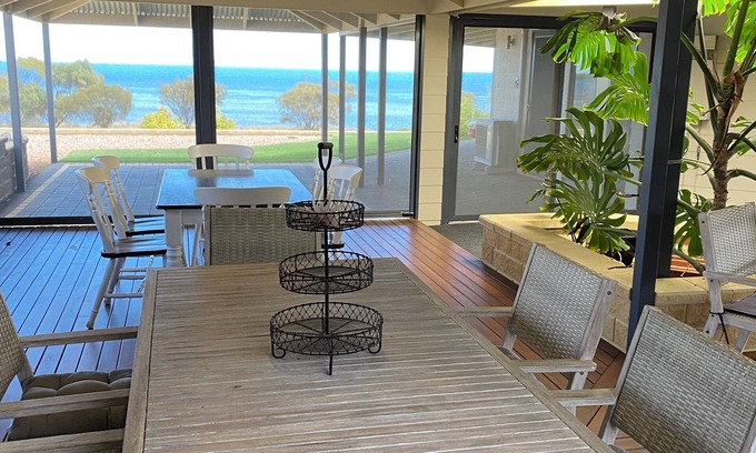 Yorke Peninsula House | Beachfront Tickera Roundhouse - sea views inside and out - peaceful family home