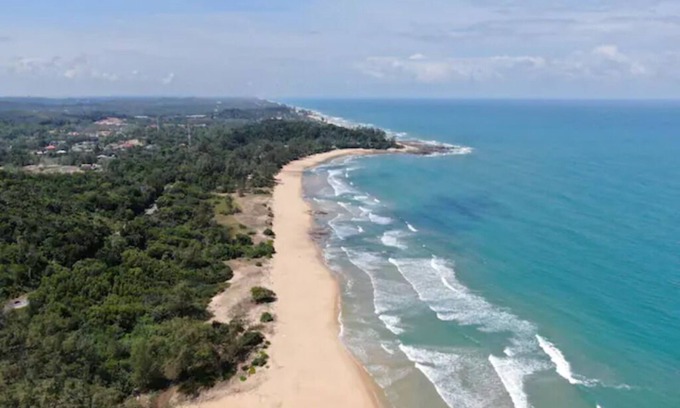 Kampung Gok Kapur Cabin | Beachfront Twin Cabin w/children paddle pool - 1 min from the beach!
