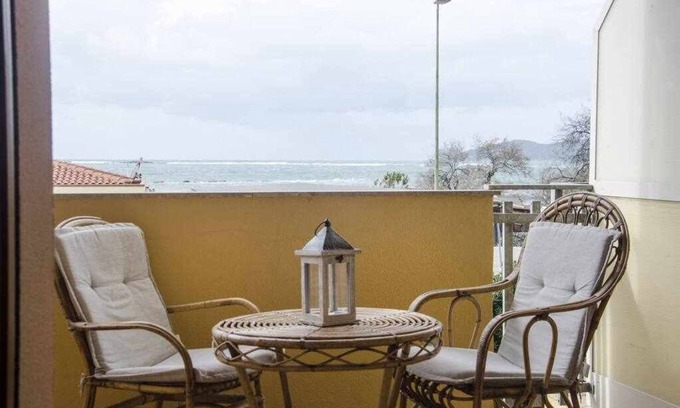 Lido Apartment | Beachfront two room apartment "Sparaglione"