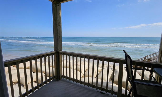 Sneads Ferry Condo | Beachfront Condo 103