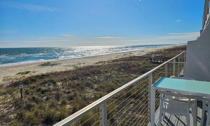 St. George Island Condo | BEACHFRONT Villa, Breathtaking Views, Community Pool