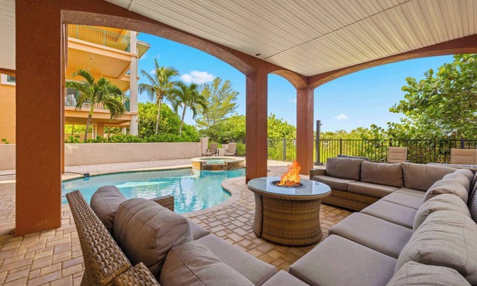 Sunset Beach House | Beachfront Villa: Pool, Spa, Fire Pit & Pool Table