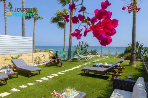 Meneou Villa | Beachfront Villa Carpe Diem