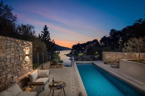 Vela Luka Villa | Beachfront Villa Grain of Salt with Pool