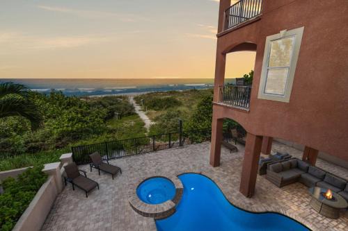 Sunset Beach House | Beachfront Villa Pool Spa Fire Pit & Pool Table