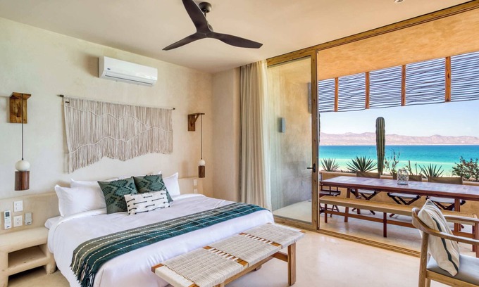 La Paz Apartment | Beachfront Vista Villa