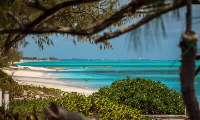 Rokers Point House | Beachfront White Palm Villa - Tar Bay