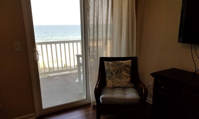 South Nags Head Condo | BEACHFRONT WITH AMAZING OCEAN AND SUNRISE VIEWS