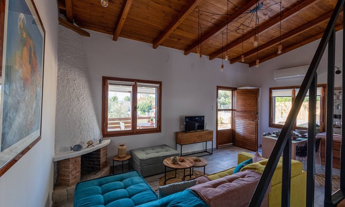 Aegina House | BeachfrontHouse in Aegina