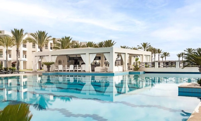 Marsa Matruh Hotel | Beachside Retreat with Private Sandy Shore Access - with Breakfast Included