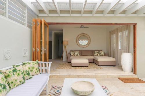 Port Douglas Apartment | Beachside 5 with Ocean glimpses