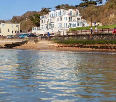 Totland Bay Apartment | Beachside Apartment, 2 Pilots Point