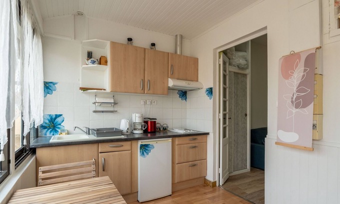 Mimizan-Plage Apartment | Beachside Apartment in Mimizan - 50m from Ocean, Terrace & Parking Included