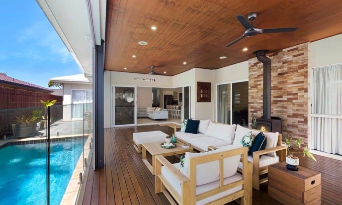 Warana House | 'Beachside Bliss' - Family Pet Friendly Home