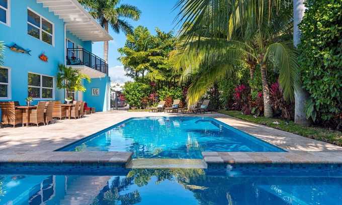 Palm Beach Shores Condo | ⭐BEACHSIDE BLISS!⭐Singer Island 2/2⭐Huge Pool+Spa