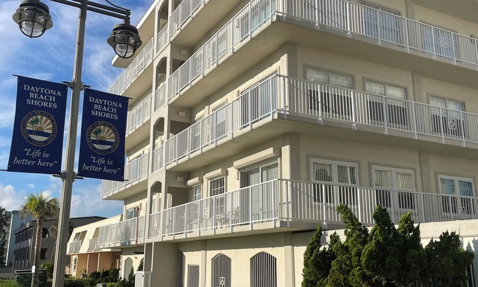 Ocean View Halifax Estates Condo | Beachside Condo 2BA/2BR with Pool. FREE NETFLIX