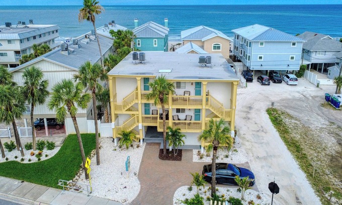 Indian Rocks Beach Condo | Beachside Coastal Retreat! 2 Bedroom/Balcony w/Beach View! *SPECIAL*