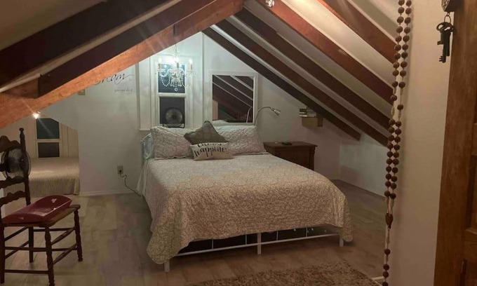 Surfside Historic District House | Beachside Craftsman Cottage